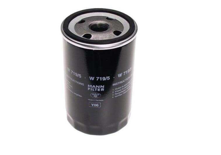 Audi Porsche Engine Oil Filter 056115561G - MANN-FILTER W7195